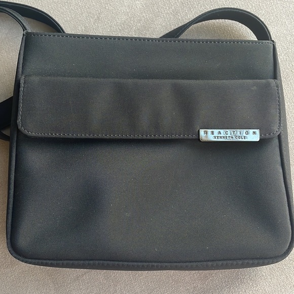 Reaction Kenneth Cole Microfiber Black Shoulder bag Excellent used condition - Picture 3 of 5